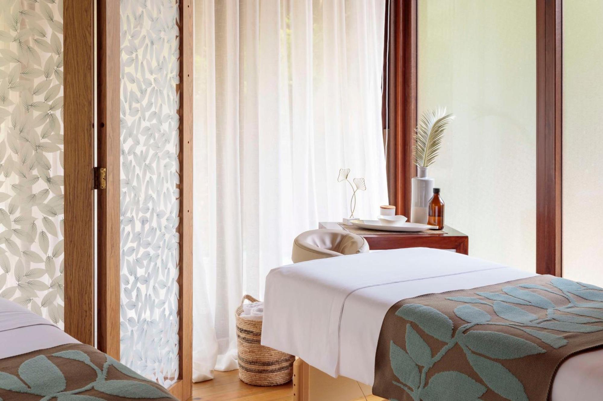 Indura Beach & Golf Resort Curio Collection By Hilton Тела Екстериор снимка