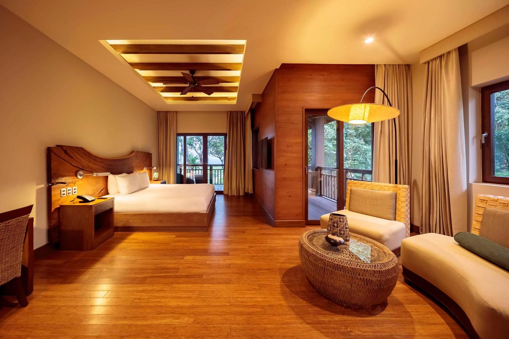 Indura Beach & Golf Resort Curio Collection By Hilton Тела Екстериор снимка
