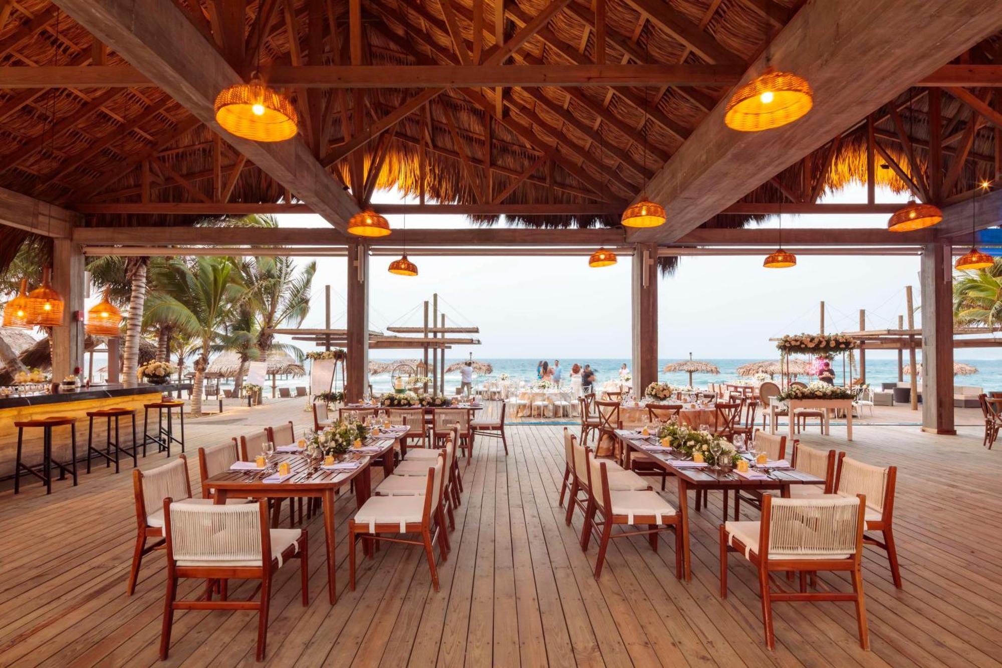 Indura Beach & Golf Resort Curio Collection By Hilton Тела Екстериор снимка
